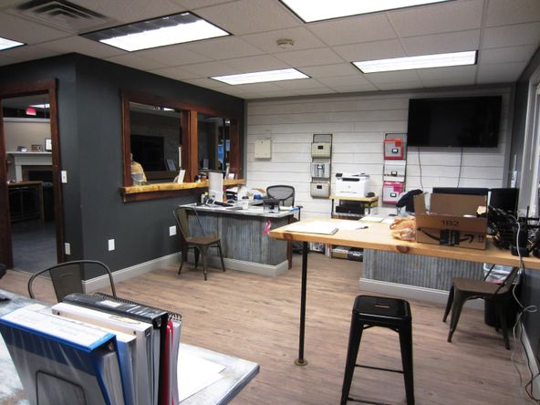 1438 Main St, Sanford, ME 04073